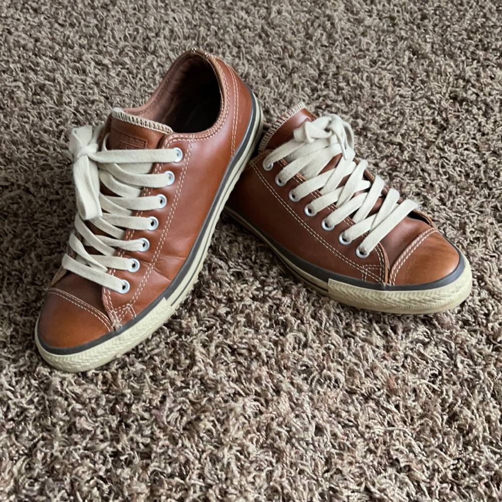Men’s brown leather Converse